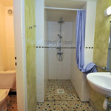 Richelieu Aparthotel 2*